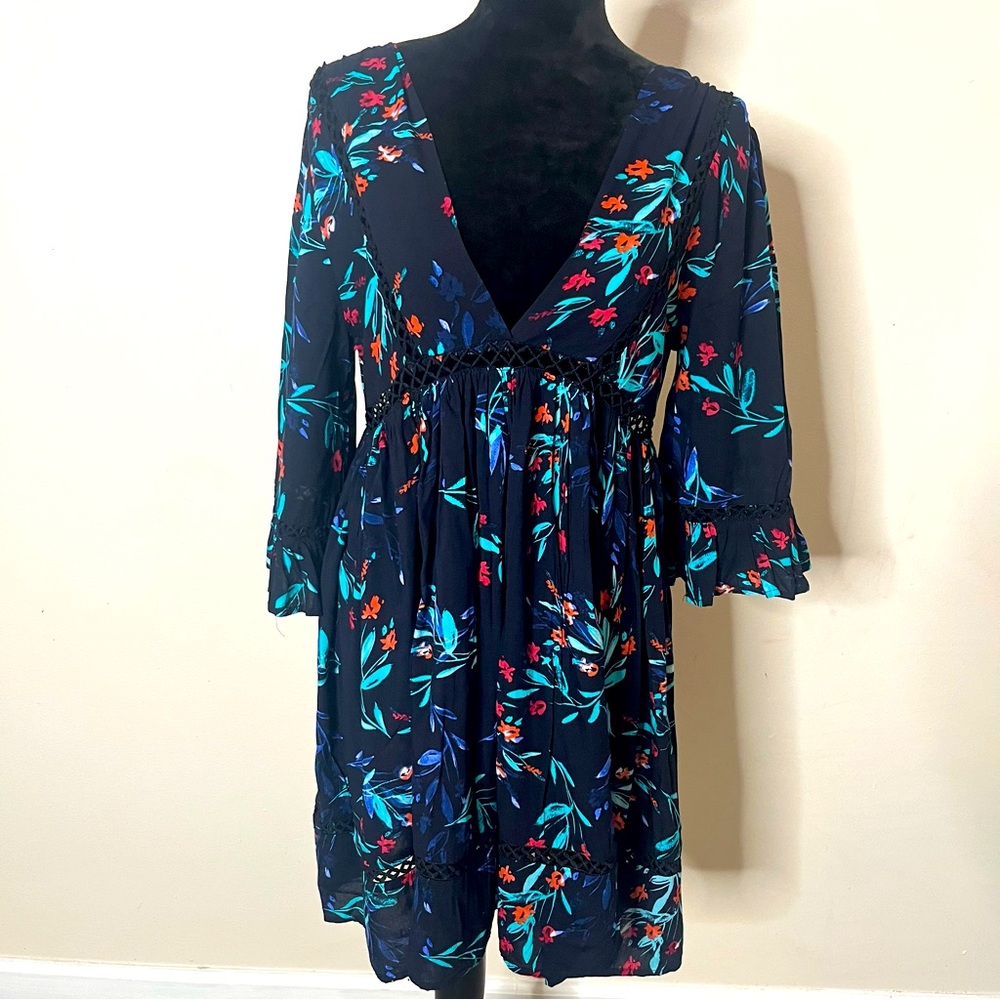 JAASE Women’s Blue Floral V~Neck Ruffle Bell Sleeve Crochet Boho Mini Dress Sz S